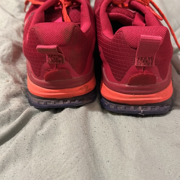 Women’s Altra Lone Peak 7 size 6 red/orange in very good condition - Picture 3 of 5